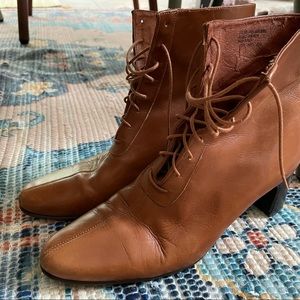 Meet your Posher, Traci